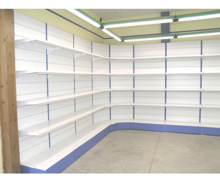 Arredo negozio con scaffalatura a parete verniciata cm. 80x50x300h