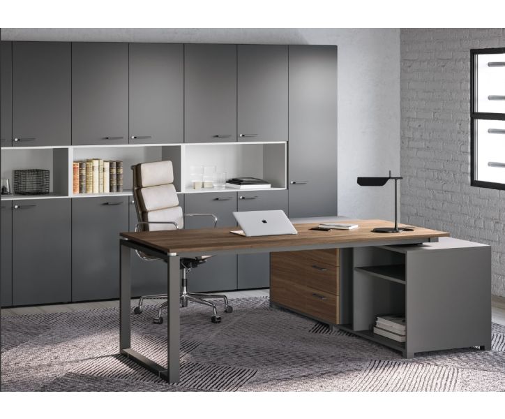 Scrivania con gambe ad anello metalliche per ufficio operativo cm. 120/140/160/180/200 x80x73h